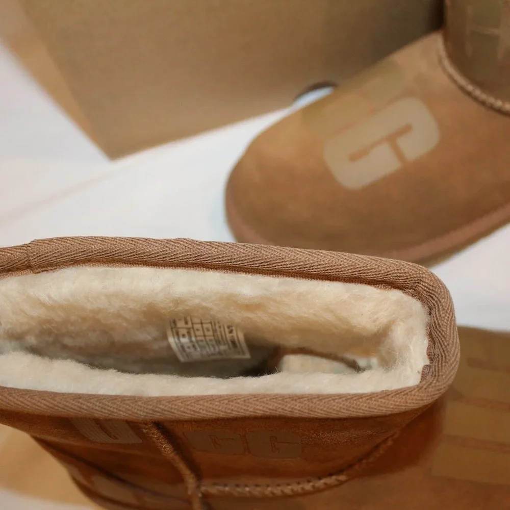 NIB UGG‎ LOGO MINI SUEDE SHEARLING LINED YOUTH GIRL'S BOOTS CHESTNUT